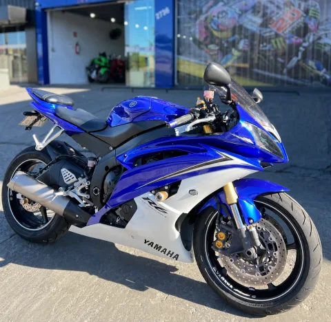YAMAHA YZF R-6 600