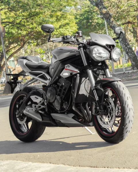 TRIUMPH STREET TRIPLE 765 RS